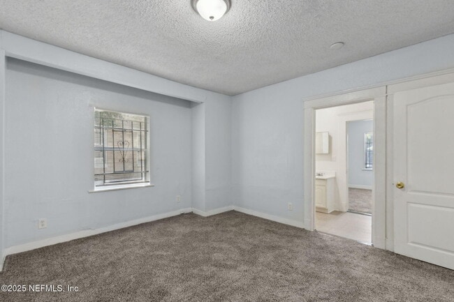 Building Photo - 421 W 18th St