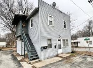 Building Photo - Clean, Simple & Ready for You - Studio Apartment