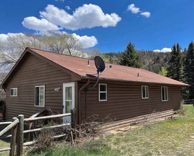 Building Photo - 84 Meadow Ln