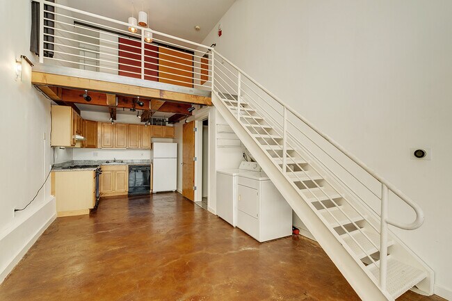 Building Photo - 755 Florida St