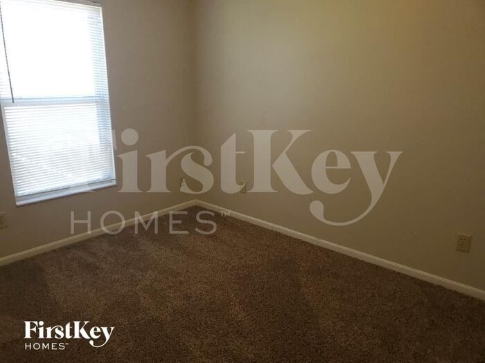 Building Photo - 4916 Rialto Ridge Dr