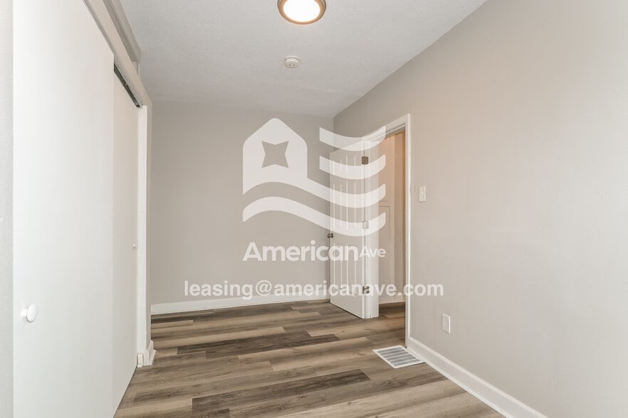 Building Photo - 6603 Crest Ave