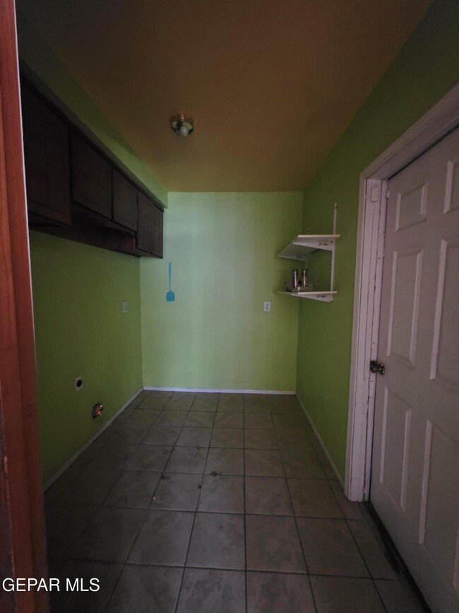 Building Photo - 10457 Aphonia Dr