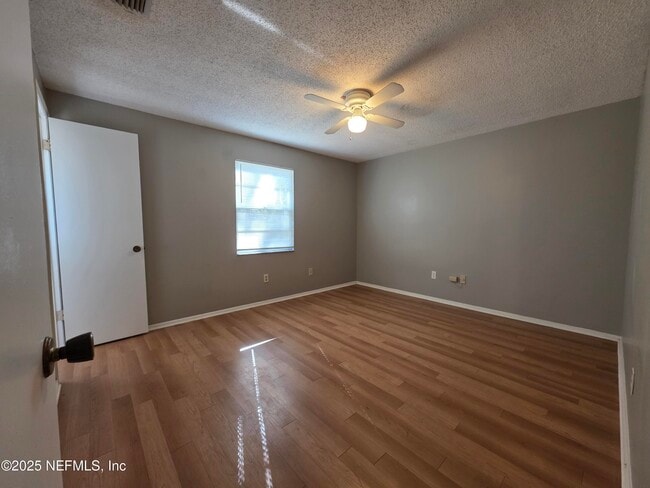 Building Photo - 2709 Julie Ln