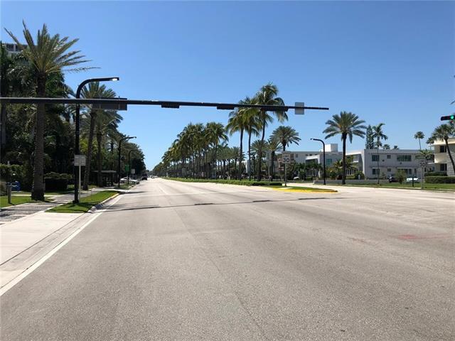 Building Photo - 10185 Collins Ave