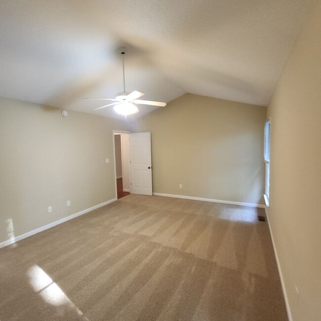 Building Photo - One Level House with An Open FloorPlan FOR...