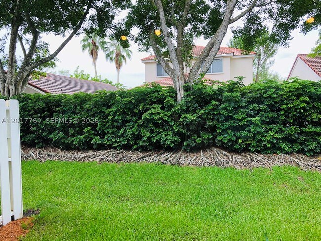 Building Photo - 1561 Sorrento Dr