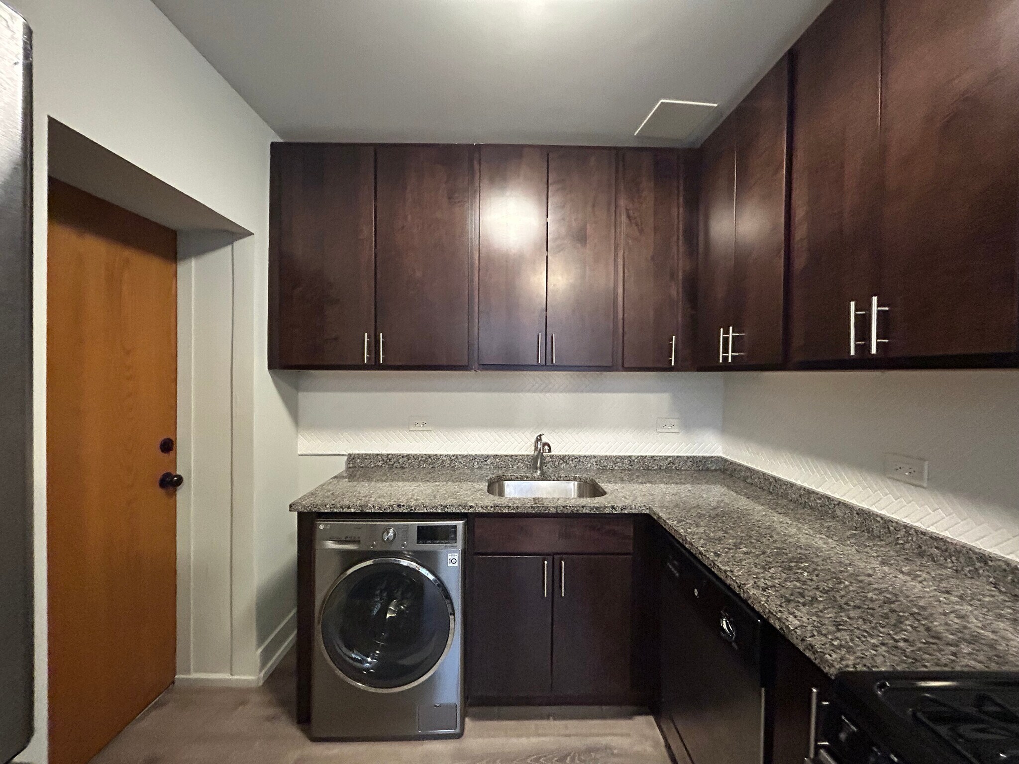 Building Photo - 1128 Maple Ave