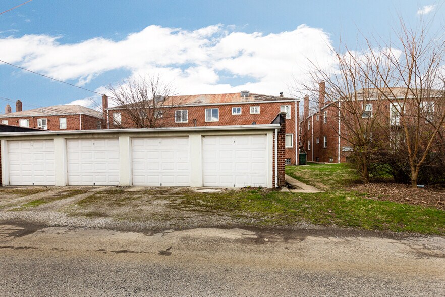 Building Photo - 1662 Elmwood Ave