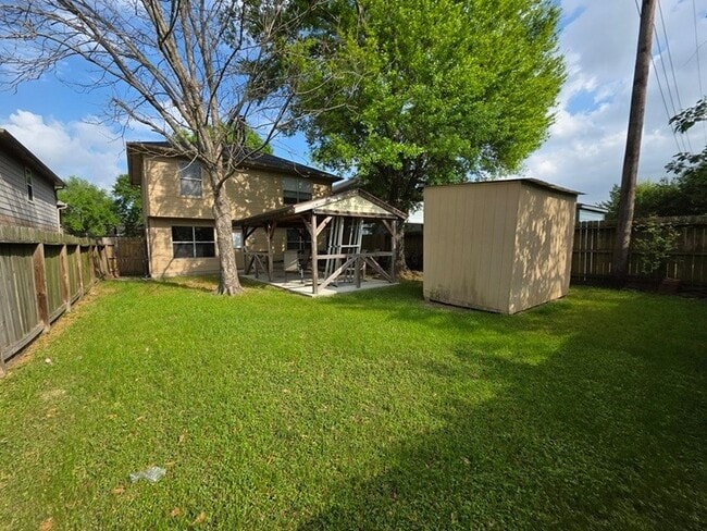 Building Photo - 16715 N Mist Dr