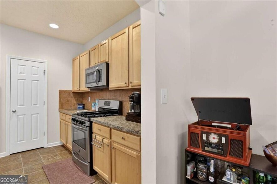 Building Photo - 5556 Cascade Run