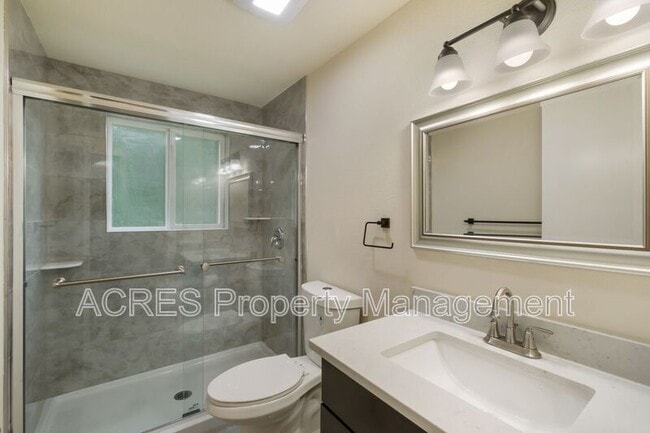 Building Photo - 12126 SE 160th St