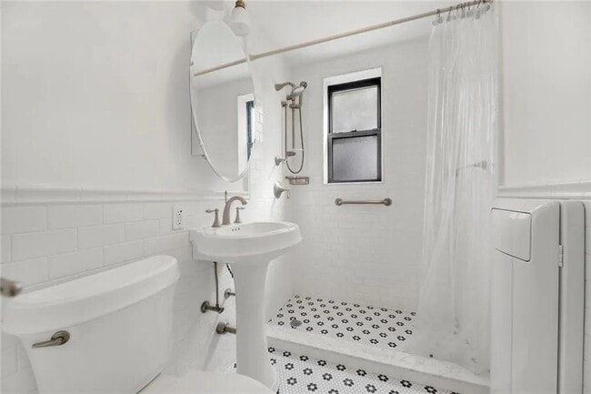 Building Photo - 359 Ovington Ave