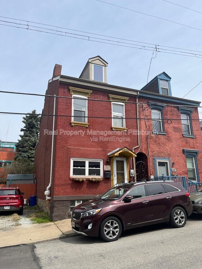 Building Photo - 297 42nd St