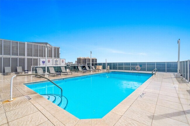 Building Photo - 2841 N Ocean Blvd