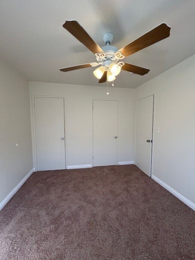 Building Photo - 3511