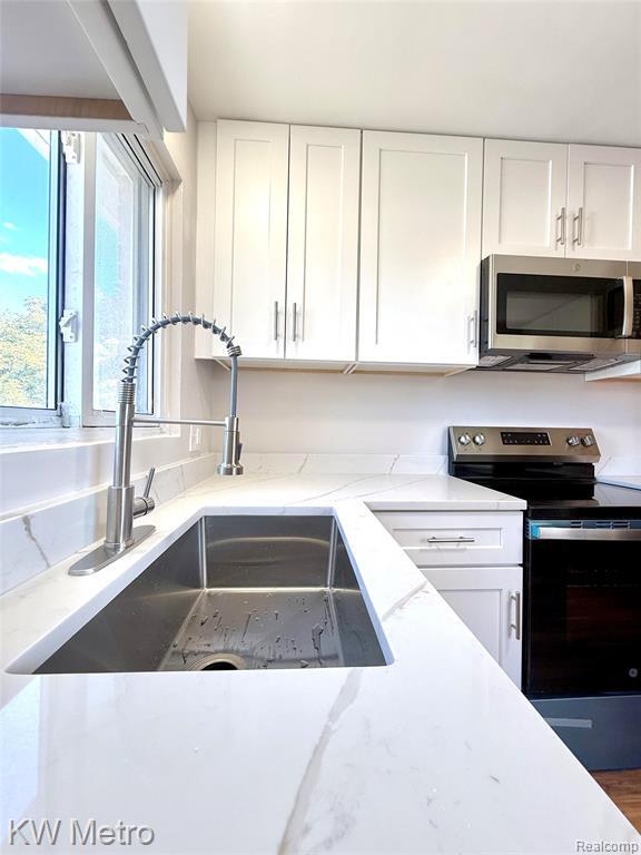 Building Photo - 2182 Vernier Rd