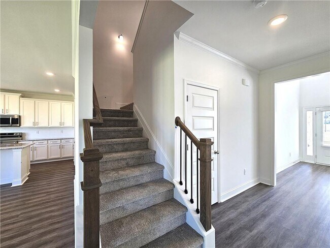 Building Photo - 7313 Yewtree Dr