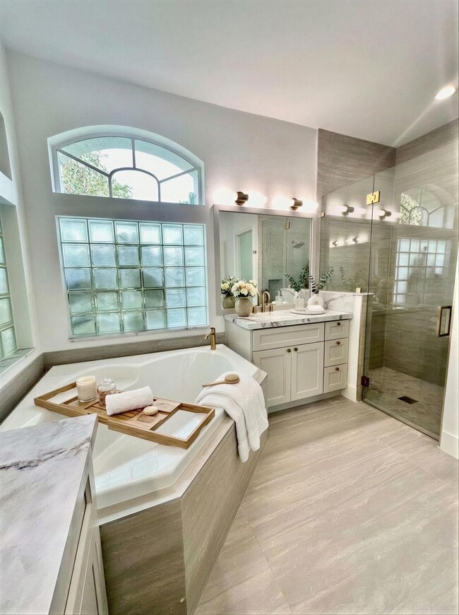 Building Photo - 10216 Lexington Estates Blvd