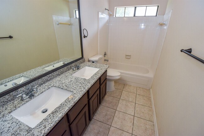 Building Photo - 314 Spencers Glen Dr