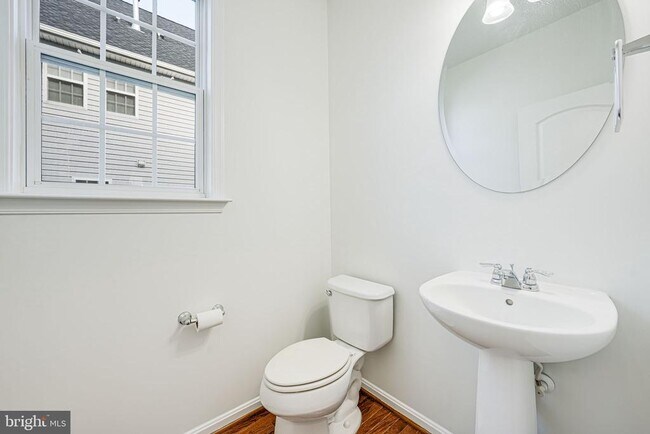 Building Photo - 15000 Gossom Manor Pl