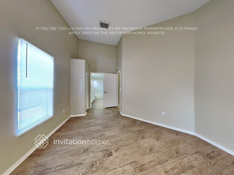 Building Photo - 12921 Longcrest Dr