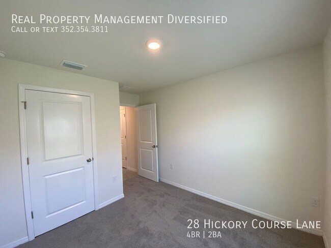 Building Photo - 28 Hickory Course Ln