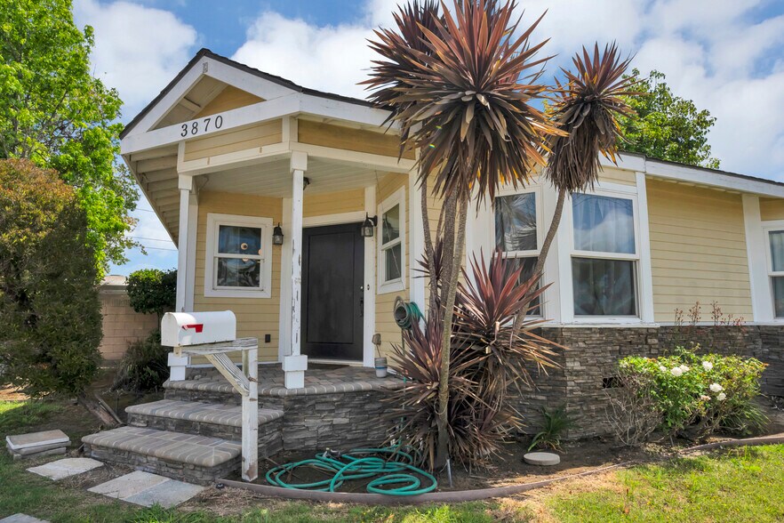 Building Photo - 3870 Clark Ave