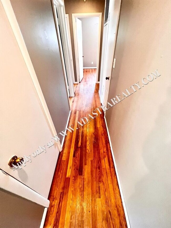 Building Photo - Very Nice 3 bedroom Home in Kansas City, MO-Available in MAY!!