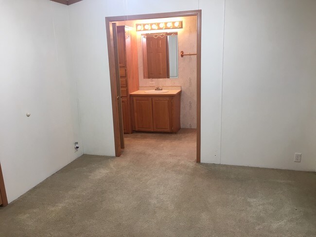Building Photo - 2072 3468th Rd
