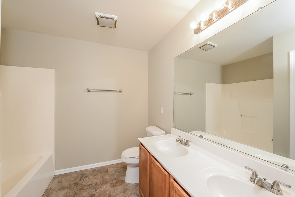 Building Photo - 5624 Fairway Forest Dr