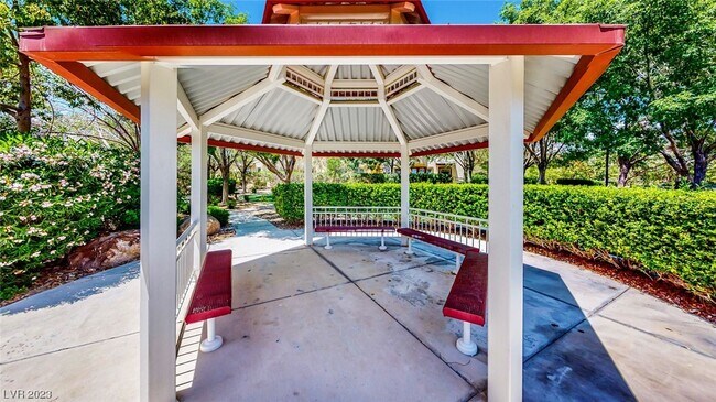 Building Photo - 348 Hanbury Manor Ln