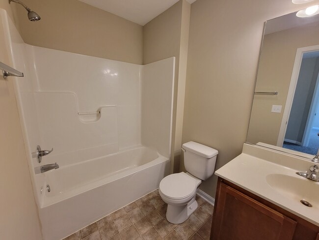 Building Photo - 63 Melrose Ct