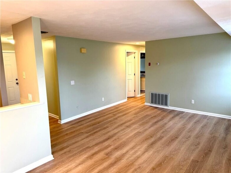 Building Photo - 101 Marlborough St