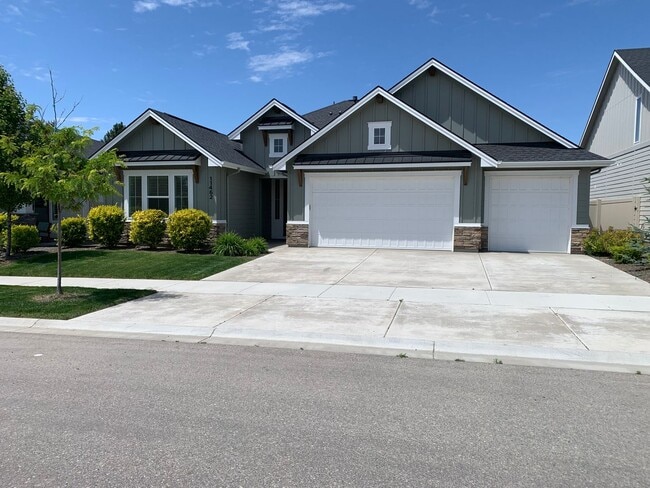 Primary Photo - Newer Star Single Family Home!!!
