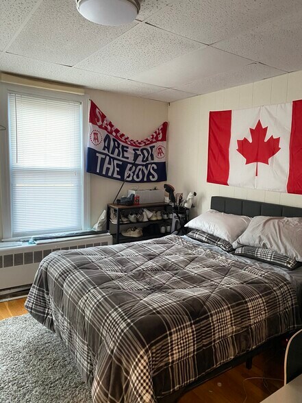 Building Photo - 93 Calumet St