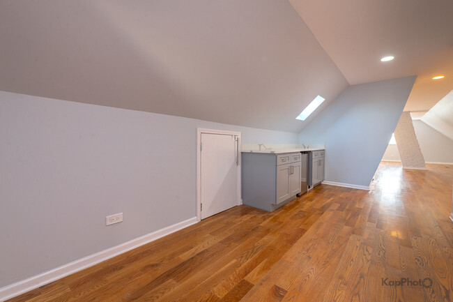 Building Photo - 3328 S Emerald Ave