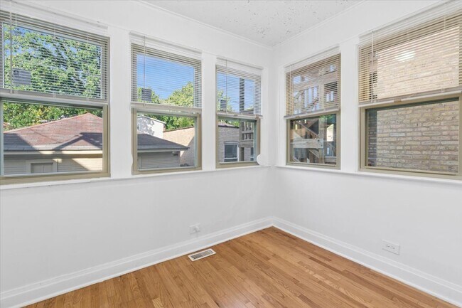 Building Photo - 5412 N Kimball Ave