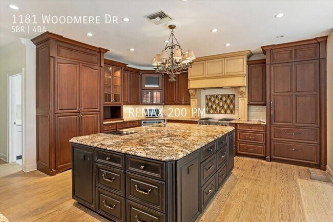 Building Photo - 1181 Woodmere Dr