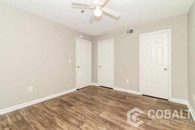 Building Photo - 987 Collier Rd NW