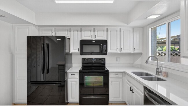 Building Photo - 8548 E McDonald Dr