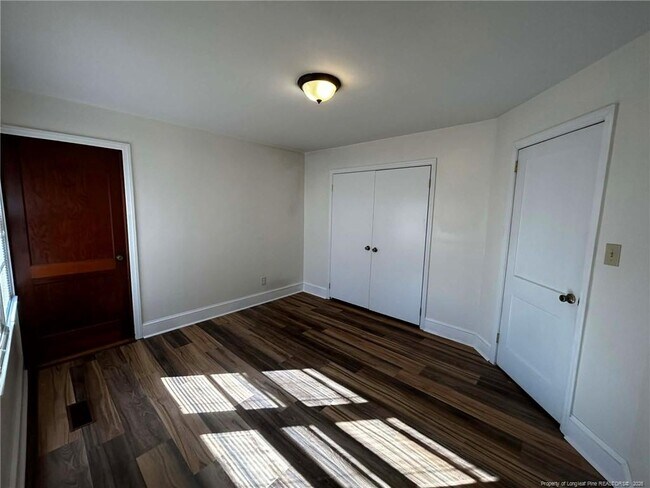 Building Photo - 1000 Ivy Rd