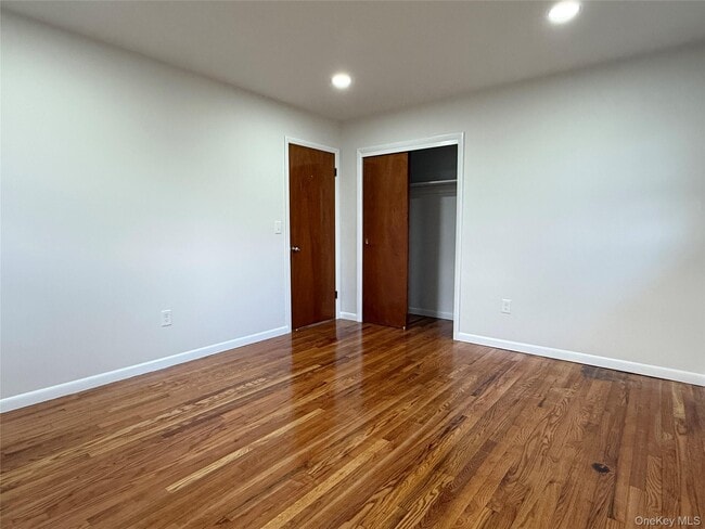 Building Photo - 16 Highview Dr