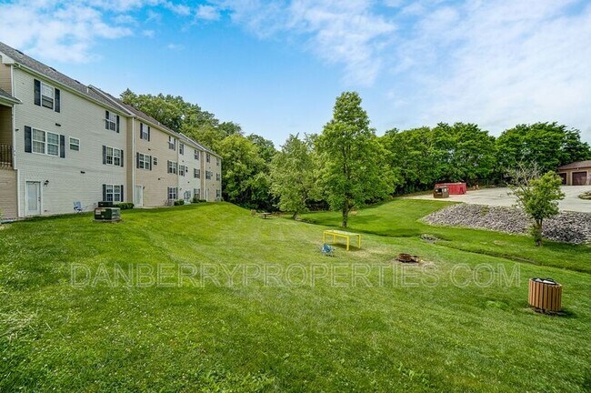 Building Photo - 1133 N Byrne Rd