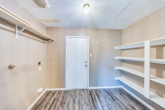 Building Photo - 20119 Baron Brook Dr