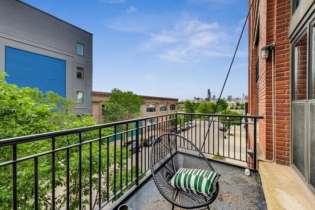 Building Photo - 50 E 26th St