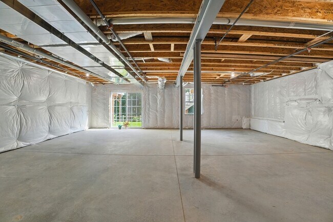 Building Photo - 105 Phoebe St