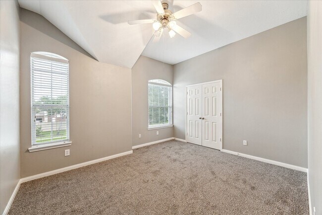 Building Photo - 3122 Schumann Oaks Dr