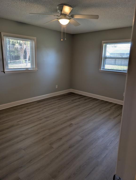 Building Photo - 3015 Sabal Palm Dr