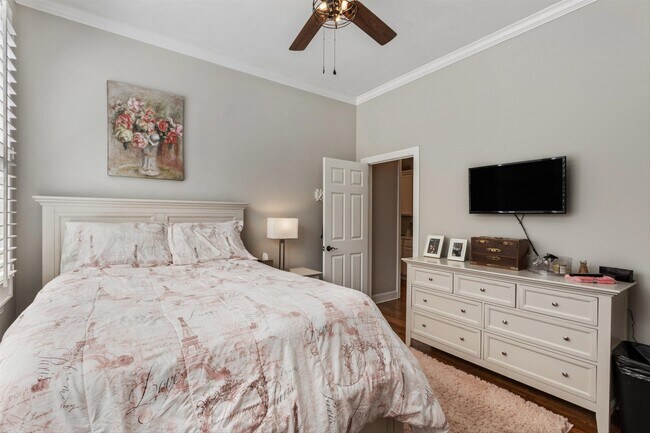 Building Photo - 948 River Breeze Dr
